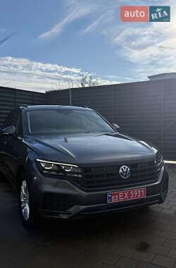 Позашляховик / Кросовер Volkswagen Touareg 2018 в Житомирі