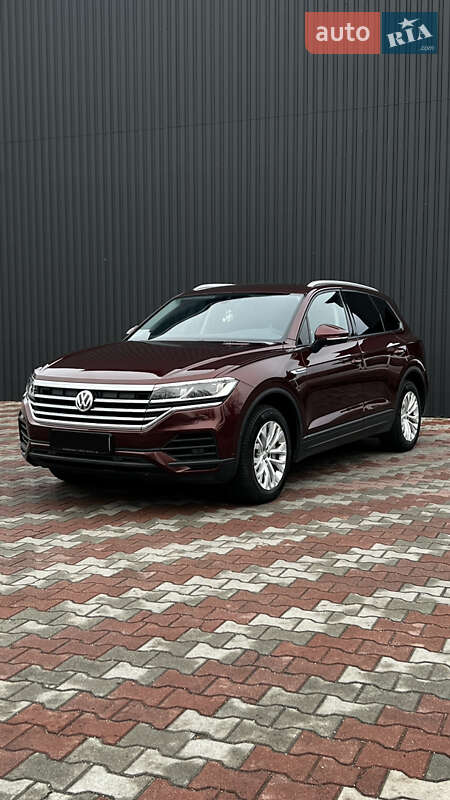 Позашляховик / Кросовер Volkswagen Touareg 2019 в Києві