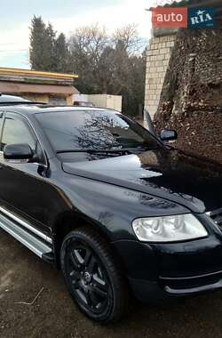 Позашляховик / Кросовер Volkswagen Touareg 2006 в Чернівцях