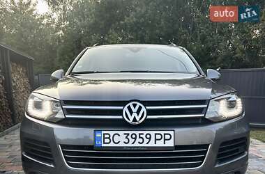 Позашляховик / Кросовер Volkswagen Touareg 2011 в Городку