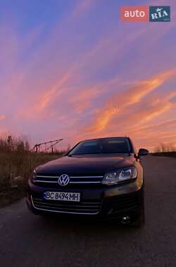 Позашляховик / Кросовер Volkswagen Touareg 2012 в Львові