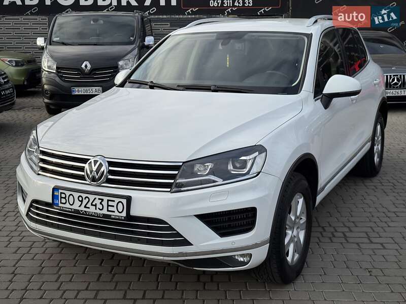 Позашляховик / Кросовер Volkswagen Touareg 2015 в Одесі