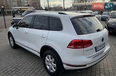 Позашляховик / Кросовер Volkswagen Touareg 2015 в Одесі