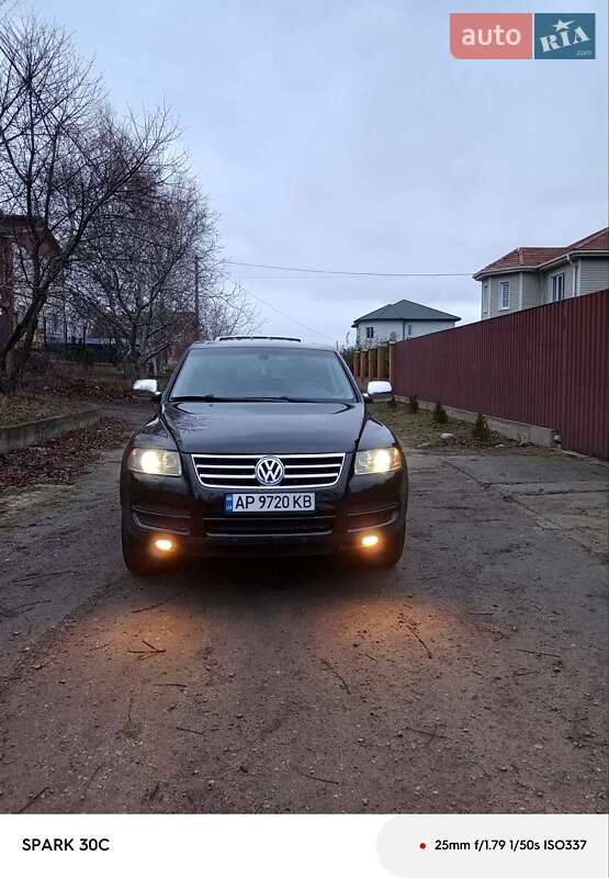 Позашляховик / Кросовер Volkswagen Touareg 2005 в Запоріжжі