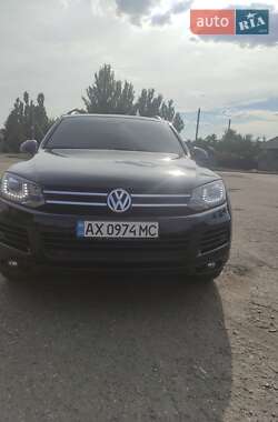 Позашляховик / Кросовер Volkswagen Touareg 2011 в Дніпрі