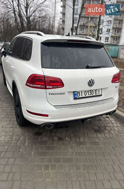 Позашляховик / Кросовер Volkswagen Touareg 2014 в Полтаві