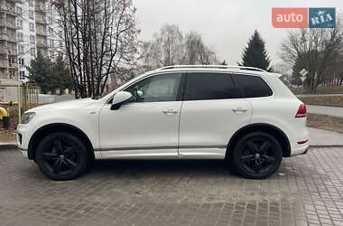 Позашляховик / Кросовер Volkswagen Touareg 2014 в Полтаві