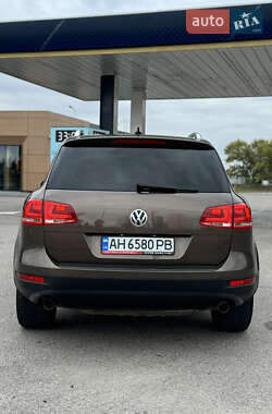 Позашляховик / Кросовер Volkswagen Touareg 2012 в Дніпрі