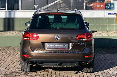 Внедорожник / Кроссовер Volkswagen Touareg 2010 в Черновцах