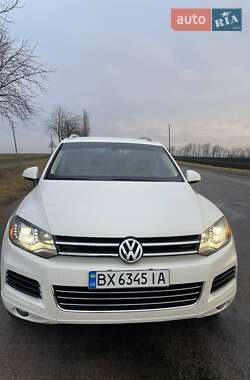 Позашляховик / Кросовер Volkswagen Touareg 2011 в Оратові