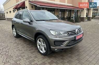 Позашляховик / Кросовер Volkswagen Touareg 2016 в Чернівцях