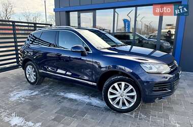 Внедорожник / Кроссовер Volkswagen Touareg 2014 в Ровно