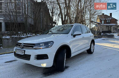 Позашляховик / Кросовер Volkswagen Touareg 2012 в Чернівцях