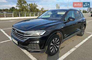 Позашляховик / Кросовер Volkswagen Touareg 2021 в Києві