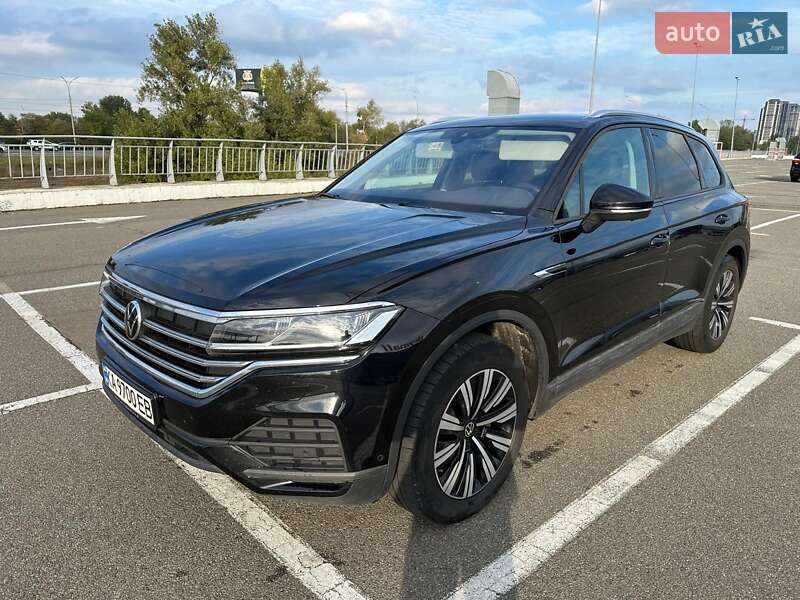 Внедорожник / Кроссовер Volkswagen Touareg 2021 в Киеве