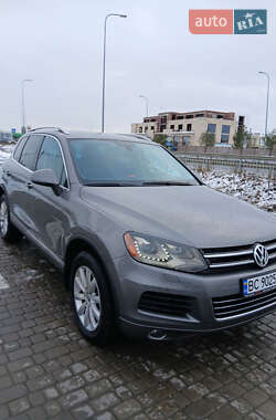 Внедорожник / Кроссовер Volkswagen Touareg 2011 в 