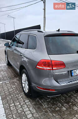 Внедорожник / Кроссовер Volkswagen Touareg 2011 в 