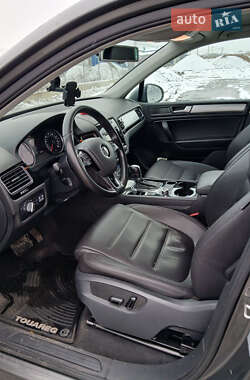Внедорожник / Кроссовер Volkswagen Touareg 2011 в 