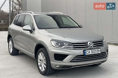 Внедорожник / Кроссовер Volkswagen Touareg 2015 в Черкассах