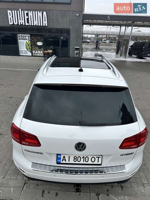 Позашляховик / Кросовер Volkswagen Touareg 2012 в Києві