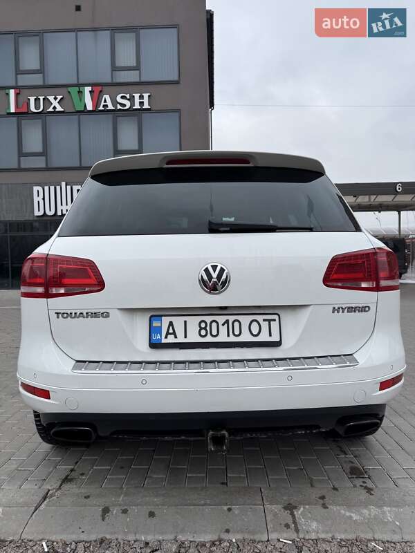 Позашляховик / Кросовер Volkswagen Touareg 2012 в Києві