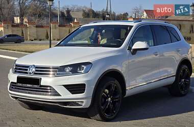 Позашляховик / Кросовер Volkswagen Touareg 2016 в Одесі