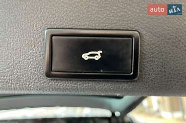 Позашляховик / Кросовер Volkswagen Touareg 2010 в 