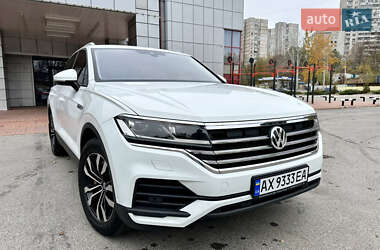 Позашляховик / Кросовер Volkswagen Touareg 2020 в Харкові