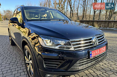 Внедорожник / Кроссовер Volkswagen Touareg 2016 в Луцке