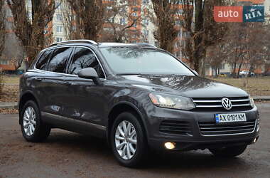 Позашляховик / Кросовер Volkswagen Touareg 2012 в Харкові