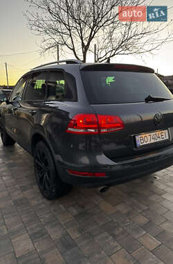 Позашляховик / Кросовер Volkswagen Touareg 2012 в 