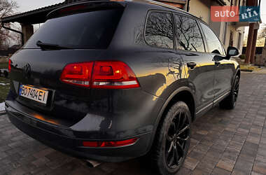 Позашляховик / Кросовер Volkswagen Touareg 2012 в 