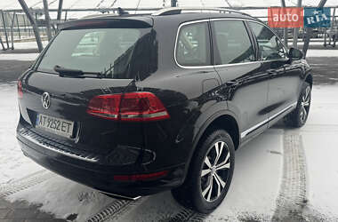 Внедорожник / Кроссовер Volkswagen Touareg 2014 в Львове