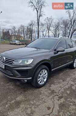 Позашляховик / Кросовер Volkswagen Touareg 2015 в Краматорську