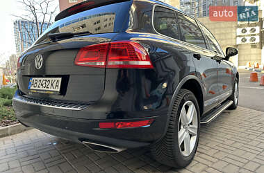 Позашляховик / Кросовер Volkswagen Touareg 2012 в 