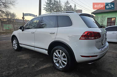 Позашляховик / Кросовер Volkswagen Touareg 2012 в Чернівцях