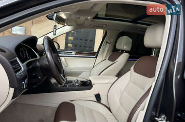Внедорожник / Кроссовер Volkswagen Touareg 2014 в 