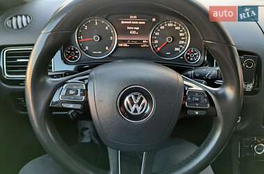 Позашляховик / Кросовер Volkswagen Touareg 2011 в Харкові