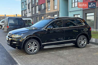 Позашляховик / Кросовер Volkswagen Touareg 2011 в Рівному