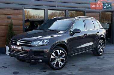 Позашляховик / Кросовер Volkswagen Touareg 2011 в Рівному