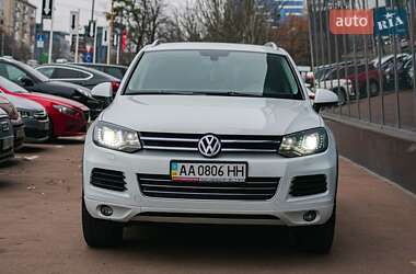 Внедорожник / Кроссовер Volkswagen Touareg 2013 в Киеве