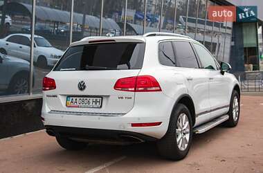 Внедорожник / Кроссовер Volkswagen Touareg 2013 в Киеве