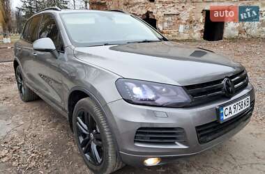 Позашляховик / Кросовер Volkswagen Touareg 2011 в Гайсину