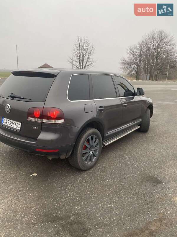 Позашляховик / Кросовер Volkswagen Touareg 2007 в Долинській