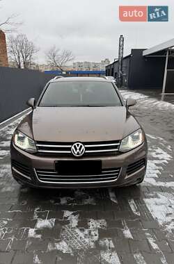 Внедорожник / Кроссовер Volkswagen Touareg 2012 в 