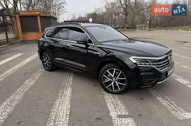 Позашляховик / Кросовер Volkswagen Touareg 2019 в Олександрії