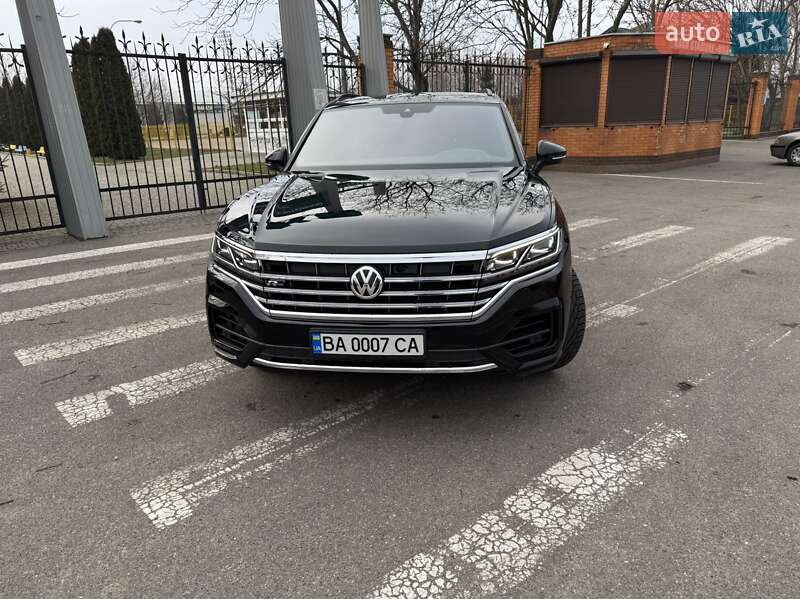 Внедорожник / Кроссовер Volkswagen Touareg 2019 в Александрие