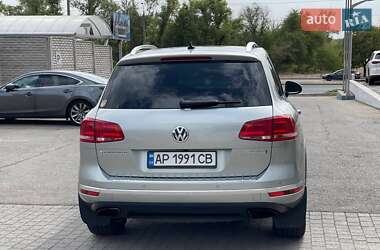 Позашляховик / Кросовер Volkswagen Touareg 2015 в Солоному