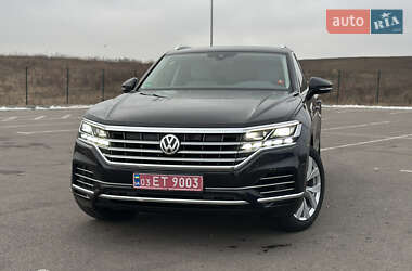 Позашляховик / Кросовер Volkswagen Touareg 2019 в Рівному