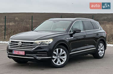 Позашляховик / Кросовер Volkswagen Touareg 2019 в Рівному